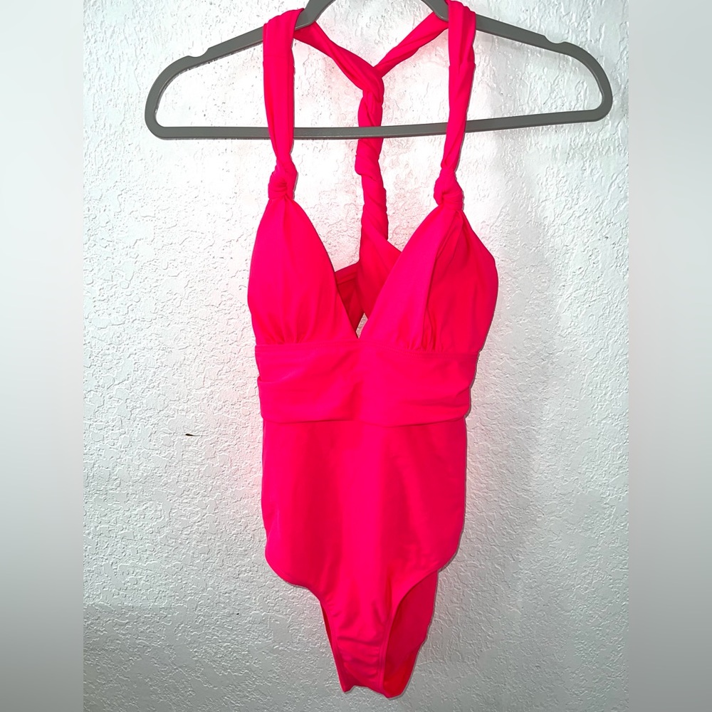 Summer Vibes: SHEIN: one-piece swimsuit Never worn, beautiful color
